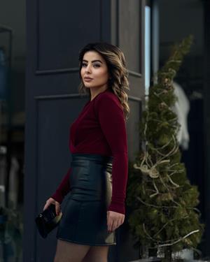 Bordo V Yaka Vatkalı Simli Bluz 