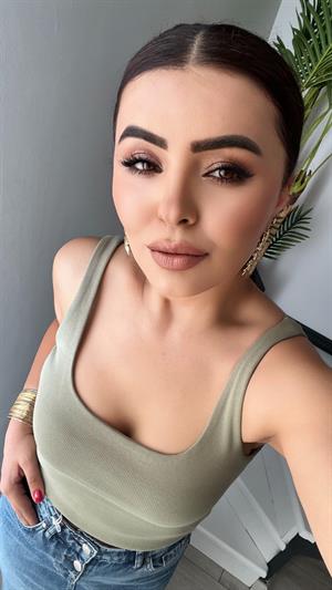Çağla Yeşili Kare Yaka Fitilli Askılı Atlet