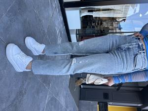Çakma Taşlı Yırtık Detaylı Mom Jean
