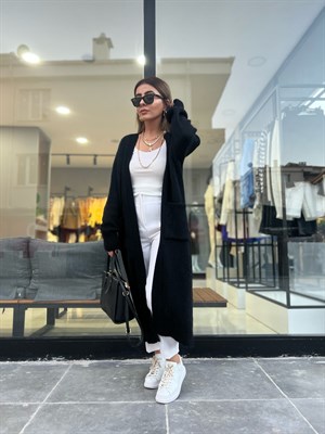 كارديجان ديلفين الأسود الطويل مع جيوب