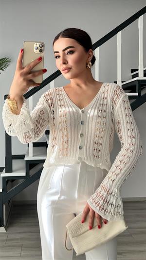 كارديجان محبوك بلون أبيض كريمي بتصميم مفتوح وفتحة رقبة على شكل حرف V