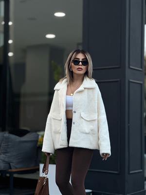 Ekru Büyük Cepli Peluş Kürk