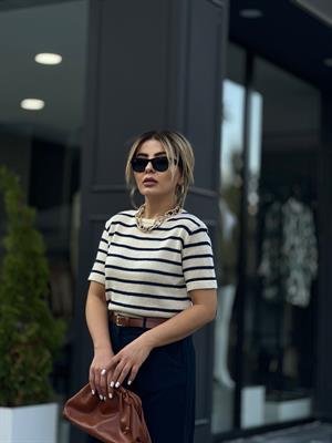 Ekru İnce Çizgili Triko Bluz