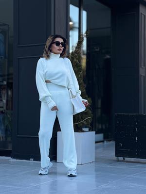 Off-white toe-strap knit set