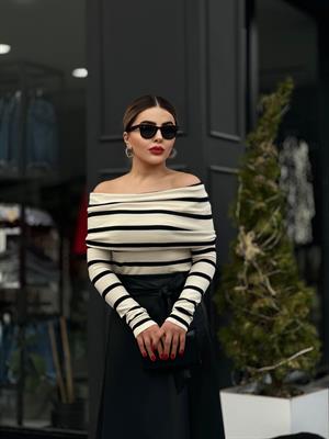 Ekru Siyah Madonna Yaka Triko Bluz