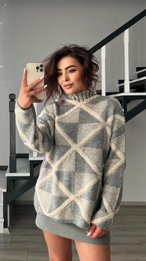 Gri -Vanilya Peluş Geçişli Balıkçı Yaka Baklava Desen Kazak 