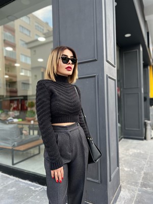 Kabartma Desenli Crop Kazak