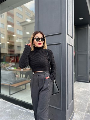 Kabartma Desenli Crop Kazak