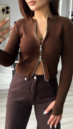 Kahve Marka Model Parmak Geçirme Detaylı Fermuarlı Triko