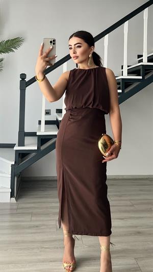 Kahve Önden Yırtmaçlı Büzgülü Elbise