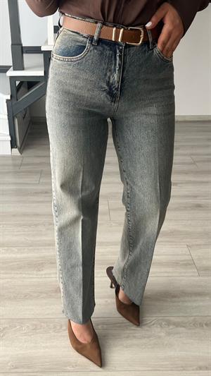 Kahve Tintli Kemerli Likralı Kesik Paça Premium Jean