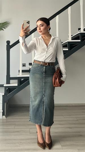 Kahve Tintli Kemerli Yırtmaçlı Denim Etek