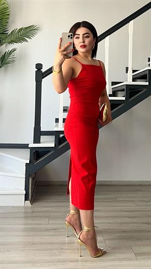 Kırmızı Büzgülü Ayarlanabilir Askılı Elbise