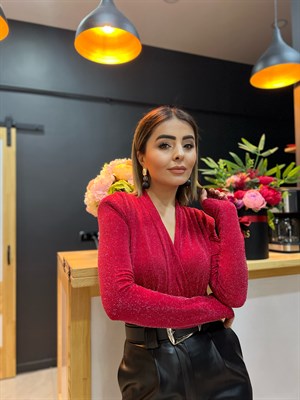 Kırmızı V Yaka Vatkalı Simli Bluz