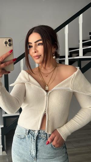 كارديجان كريمي اللون بياقة مادونا وسحاب مزدوج
