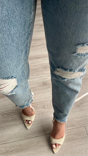 Lazer Kesim Yırtıklı Mom Jean (1786-2)