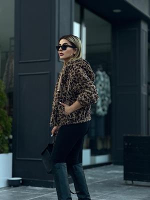 Leopar Desen Peluş Kapüşonlu Mont