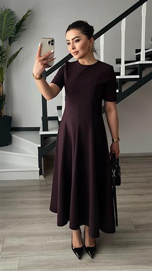 Brand Model: Plum Premium Ruffled Midi Dress
