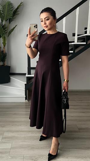Brand Model: Plum Premium Ruffled Midi Dress
