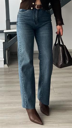 Mavi Kemerli Kesik Paça Premium Jean