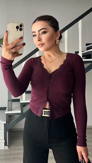 Mürdüm Dantelli Düğmeli Triko Bluz