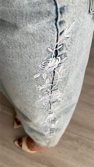Nakışlı Barrel Fit Jean