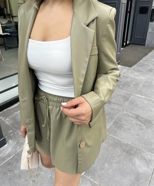Olive Beli Lastikli Deri Şort 