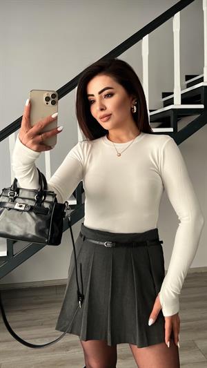 Orijinal Marka Ekru Parmak Geçmeli Bluz