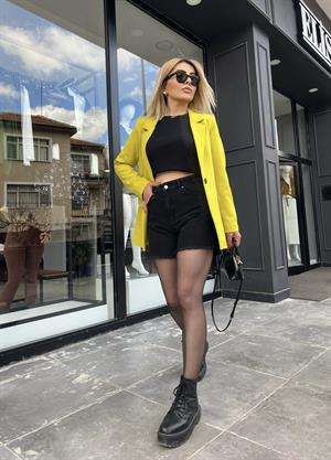 Paça Ucu Tüylü Siyah Şort 