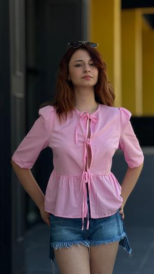 Pembe Bağlama Detaylı Bluz
