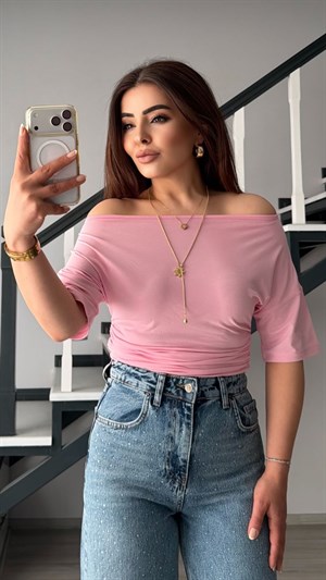 Pembe Kayık Yaka Düşük Omuz Bluz