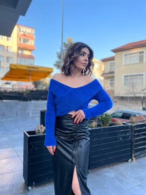 Saks Omzu Açık Şal Yaka Kazak