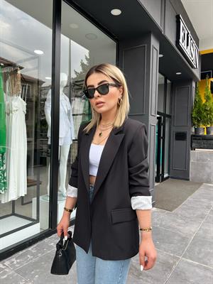 Siyah Astarı Çizgili Blazer Ceket
