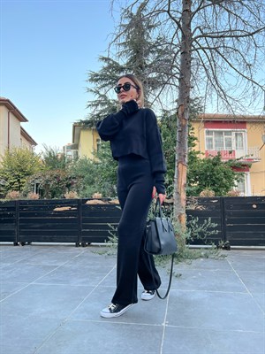 Siyah Balıkçı Yaka Parmak Geçmeli Triko Takım