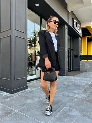 Siyah Broş Detaylı Mini Etek 