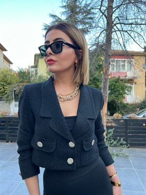 Siyah Buklet Kısa Ceket