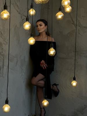 Siyah Gül Broşlu Kuşaklı Etek