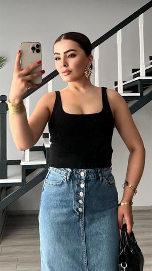 Siyah Kare Yaka Fitilli Askılı Atlet