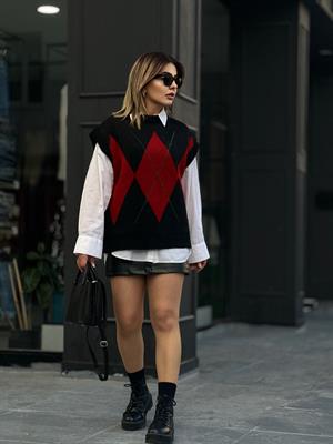 Black and Red Baklava Pattern Sweater