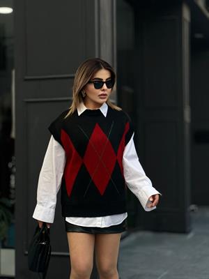 Black and Red Baklava Pattern Sweater