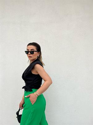 Siyah Kuşaklı Bağlamalı Yelek 