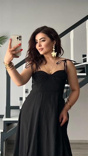 Siyah Marka Model Fırfırlı Astarlı Elbise