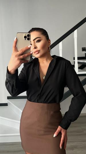 Siyah Vatkalı Basic Gömlek 