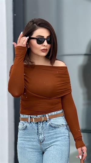Tarçın Madonna Yaka Bluz 