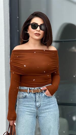 Tarçın Madonna Yaka Bluz 