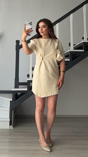 Taş Aksesuar Detaylı Asimetrik Mini Elbise