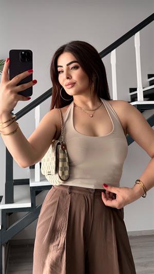 Taş Halter Yaka Boyundan Geçme Bluz