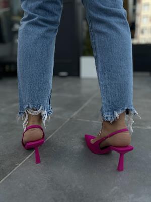 Yırtık Detaylı Mom Fit Jean