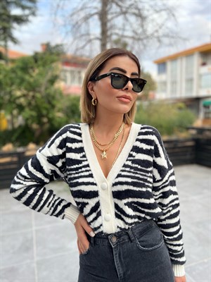 كارديجان بنقشة حمار وحشي