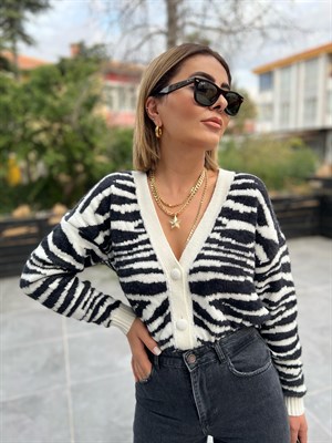 كارديجان بنقشة حمار وحشي